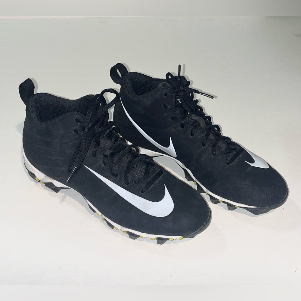 Nike Black and White Sports Cleats